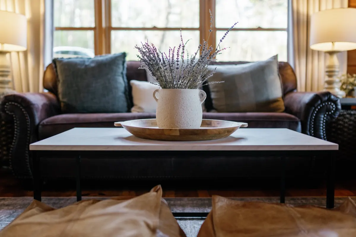 Cozy, rustic decor with a modern touch
